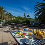 Sowell Du Golfe De Saint-tropez 4*